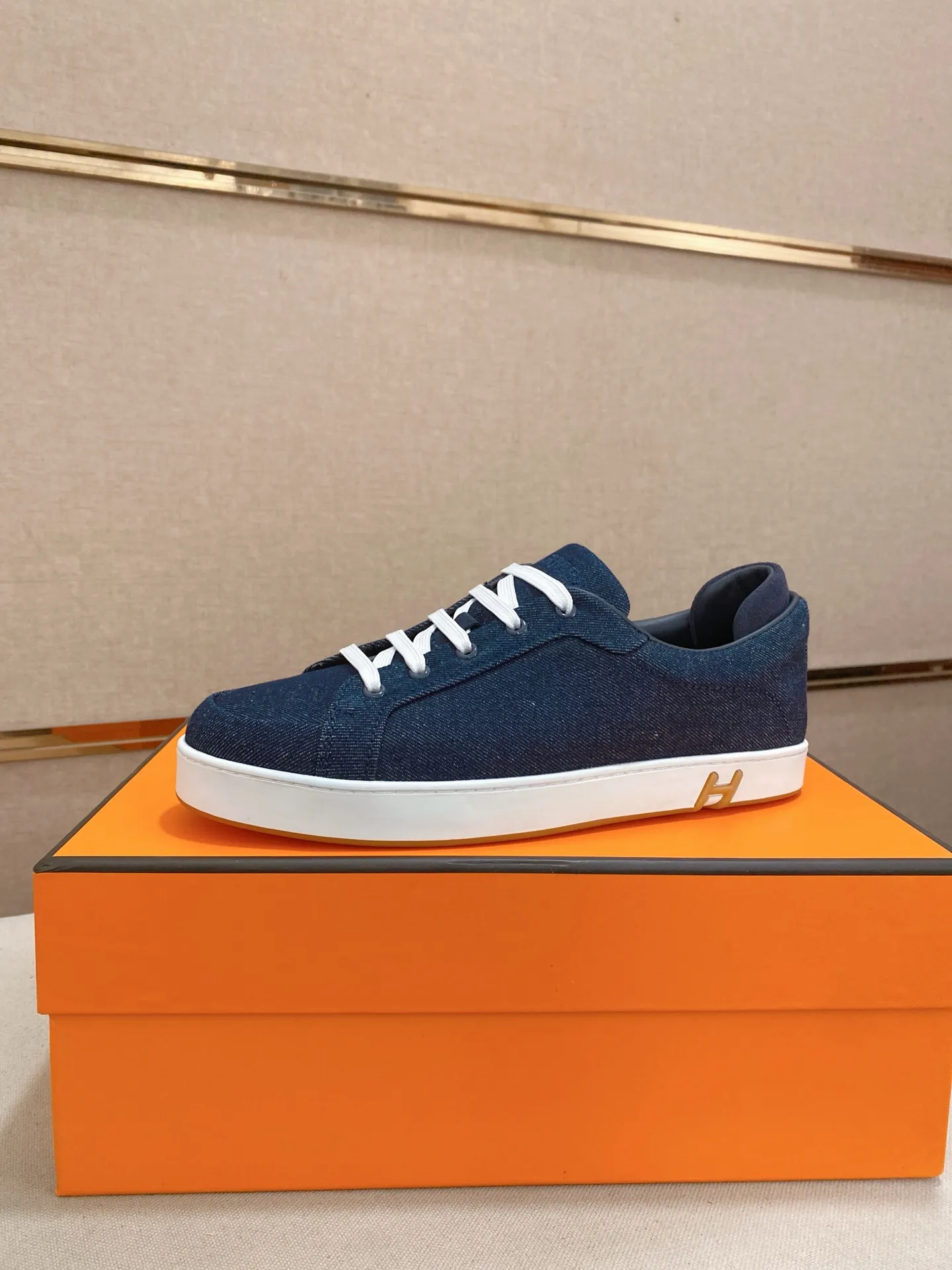 Men's clothing and shoes💰: 442💰《HERMES》【Classic original single version】Hermès; top 🔝purchase agent🔍🔍men's latest 🇺🇸 counter sales simultaneously, imported from Italy original ▲▲cowhide ▲▲ (high-end, nobility, class) ) Exquisite workmanship (Italian 🇮🇹 imported water-dyed 🐂 cowhide lining) sole: original sole provided by the original factory, ⚠️exclusive double-layer activity·TPR·rubber·combined molded outsole; super comfortable·wear-resistant·non-slip·environmental protection The real thing is more beautiful if you take the real thing (high quality, follow the order). You can enter and exit the counter at will * Number of yards: 38-44 (45 can be customized and cannot be returned or exchanged)